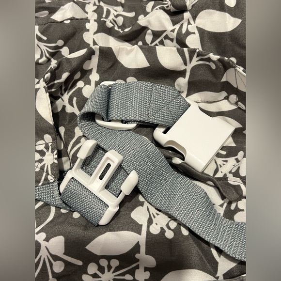 LIKE NEW Shopping Cart Cover - Picture 2 of 3